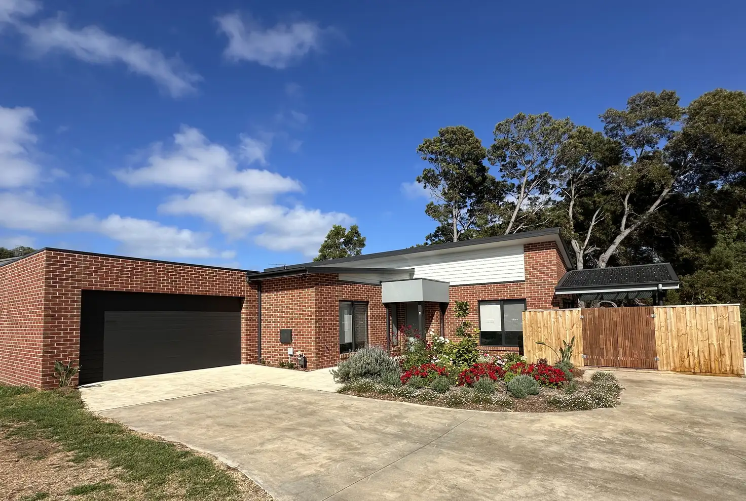 Main view of Homely house listing, 4/17 Mortlake Road, Warrnambool VIC 3280