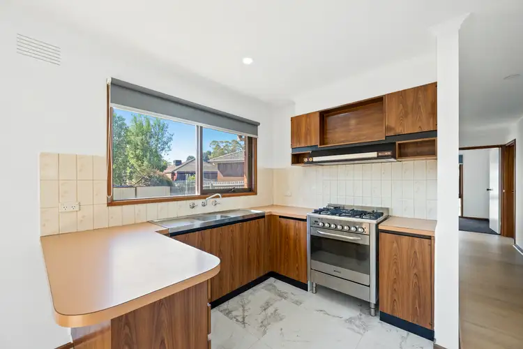 Fifth view of Homely house listing, 8 Broadwalk Grove, Endeavour Hills VIC 3802