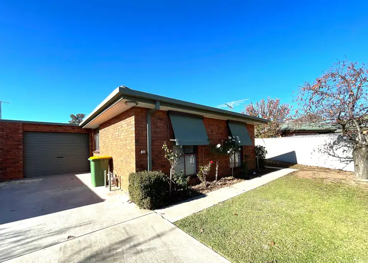 Main view of Homely townhouse listing, 2/2 Rosanna Court, Wodonga VIC 3690