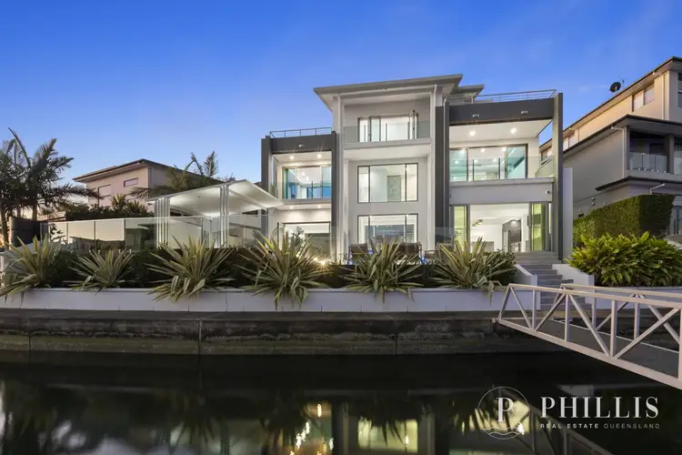 19 Knightsbridge Parade East, Sovereign Islands QLD 4216