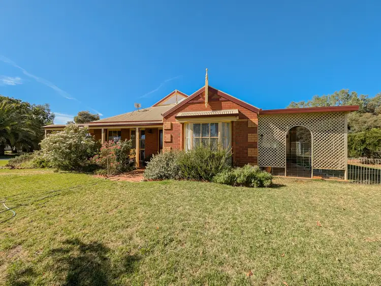 1086 Mincha-Canary Island Road