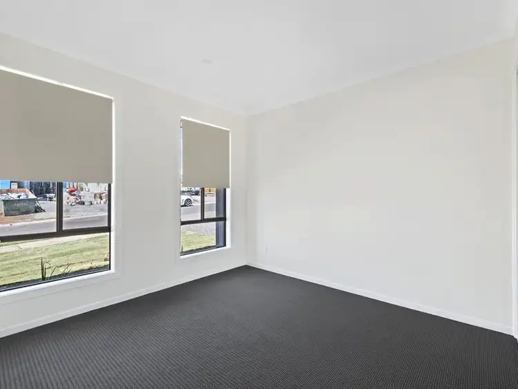 Fourth view of Homely semi-detached listing, 2/5 McInnes Crescent, Glenvale QLD 4350