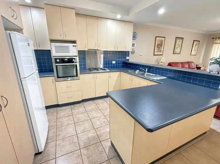 Sixth view of Homely house listing, 2 Winlee Place, Leeton NSW 2705
