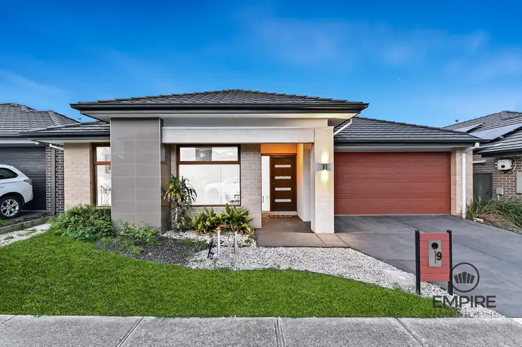 9 Sloane Dr, Clyde North VIC 3978