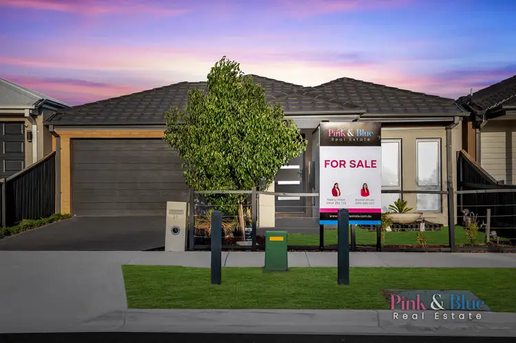 27 Lorikeet Circuit, Rockbank VIC 3335
