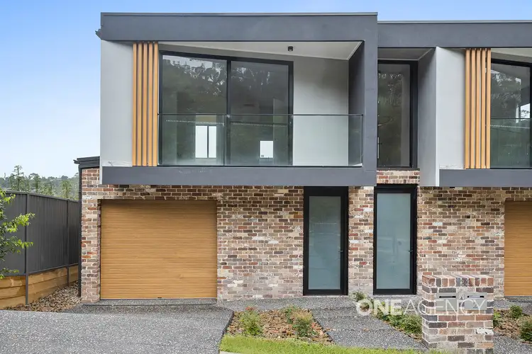 Main view of Homely semi-detached listing, 1/122 Araluen Terrace, Tullimbar NSW 2527