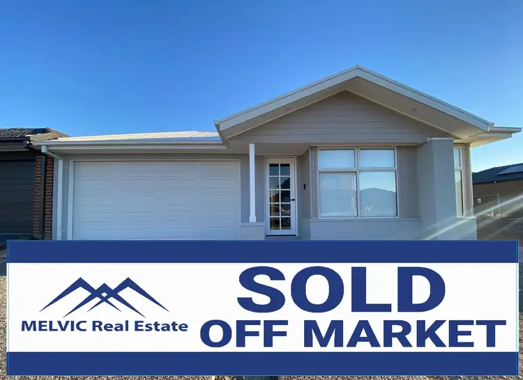 54 Carrera Crescent, Clyde VIC 3978