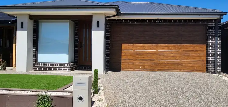 12 Songlark Street, Melton South VIC 3338