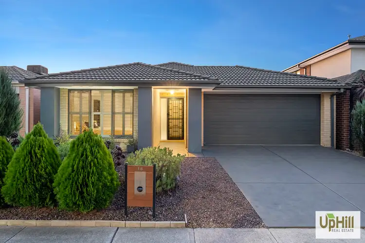 18 Palacio Terrace, Clyde North VIC 3978