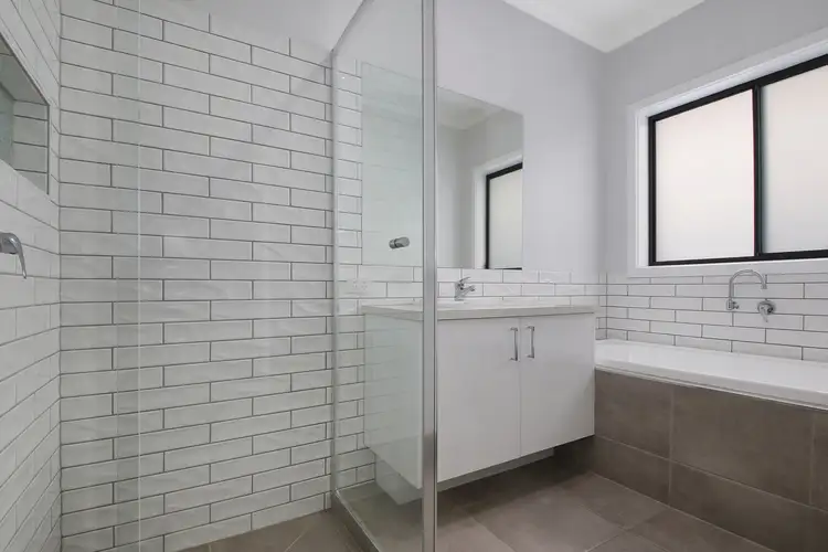 Sixth view of Homely house listing, 7 KIDMAN DRIVE, Tangambalanga VIC 3691