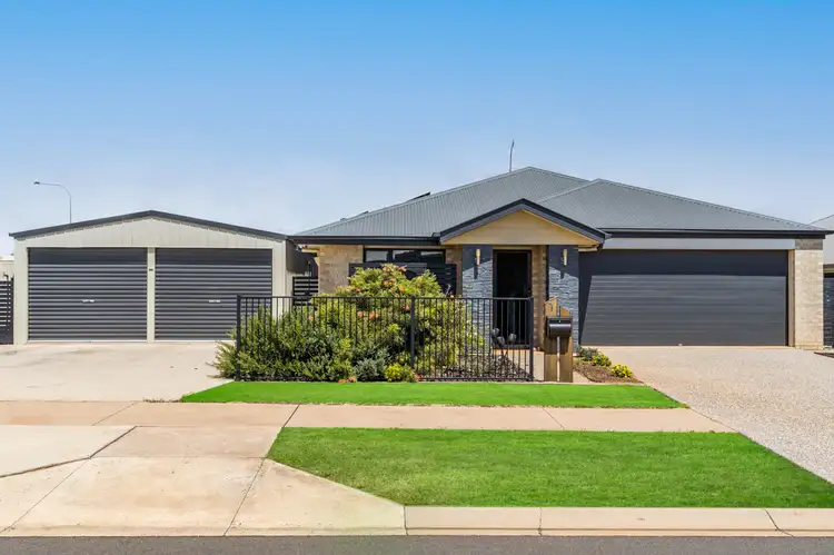 1 Whitefield Street, Glenvale QLD 4350