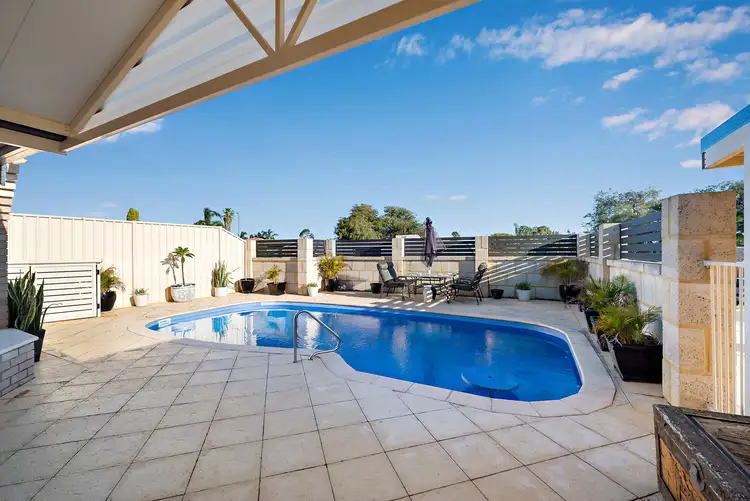 29 Woolerong Walk, Marangaroo WA 6064