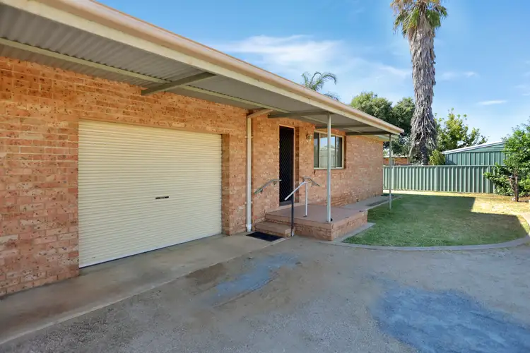 31 Bathurst Street