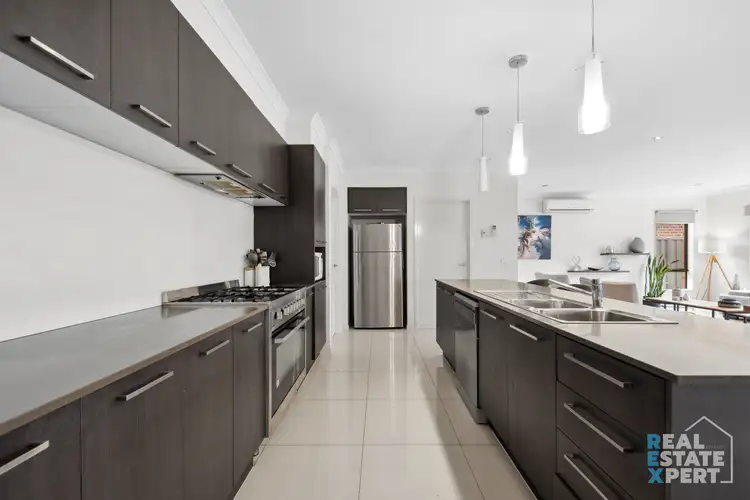 Sixth view of Homely house listing, 15 Els Court, Berwick VIC 3806