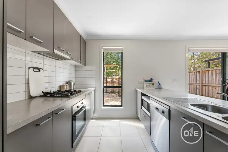 16 Spriggs Drive, Croydon VIC 3136