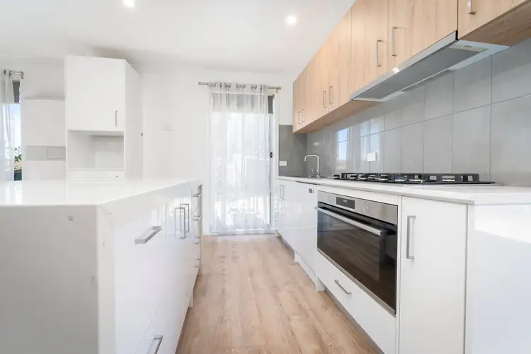 Fifth view of Homely house listing, 2 PRAGUE AVENUE, Wodonga VIC 3690
