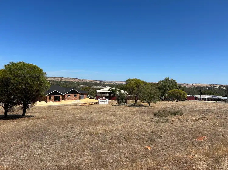 7 Dr Dunlop Grove, Northam WA 6401