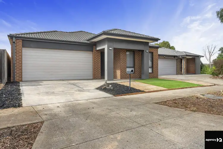 4 Hollybrook Street, Melton South VIC 3338