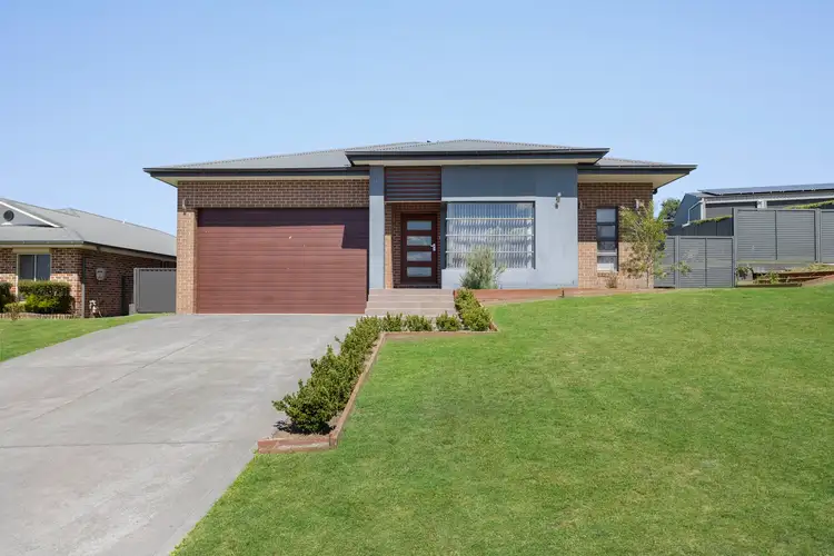 16 James O'Donnell Drive, Bowenfels NSW 2790