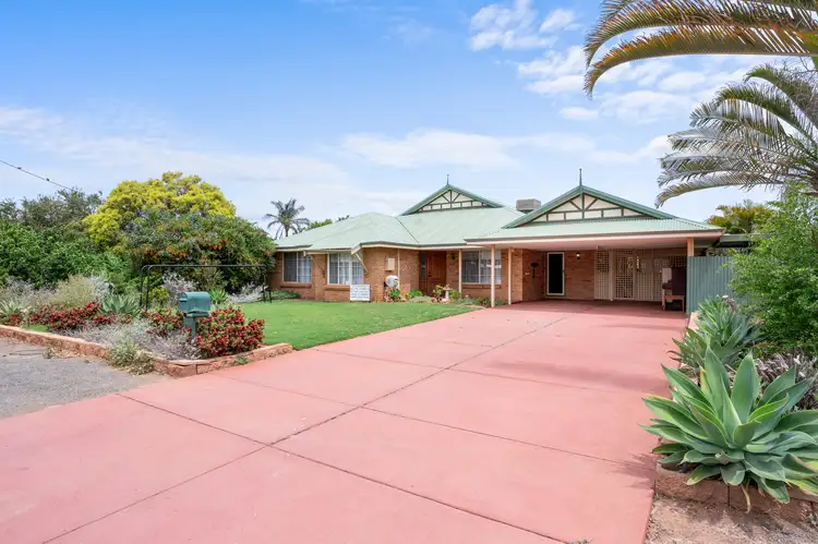9 Nanson Street, Victory Heights WA 6432