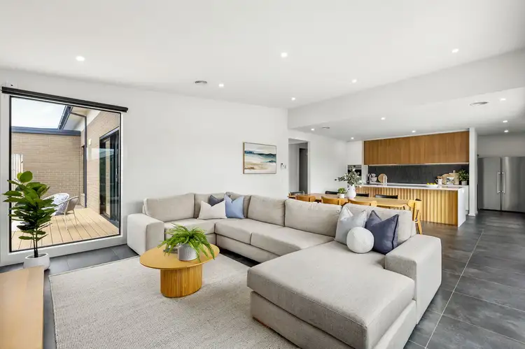 16 Vaughan Drive, Armstrong Creek VIC 3217