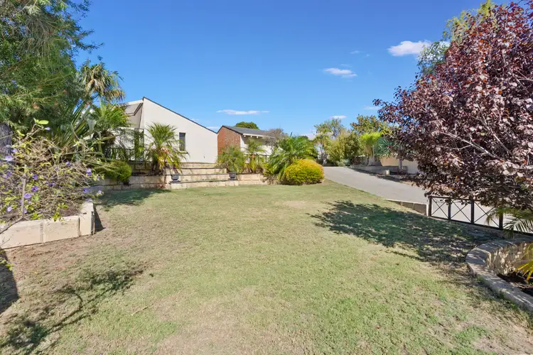 16 Brompton Place