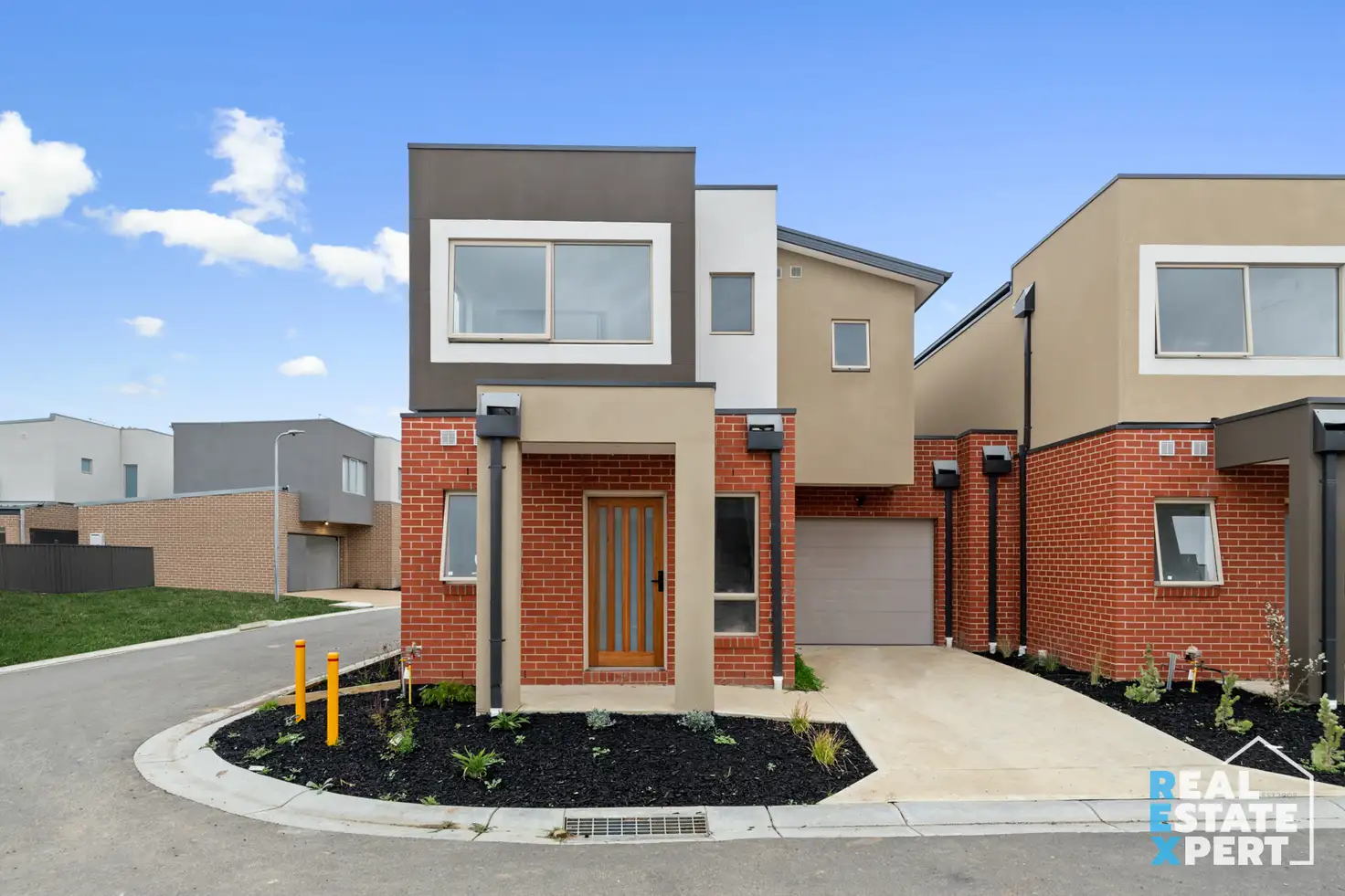 Main view of Homely townhouse listing, 2 Tiger Way, Officer VIC 3809