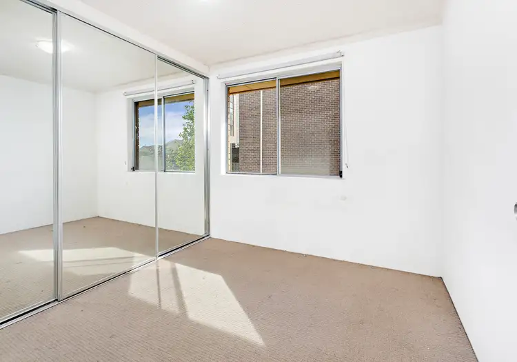 Fourth view of Homely apartment listing, 15/142 Gladstone Avenue, Coniston NSW 2500