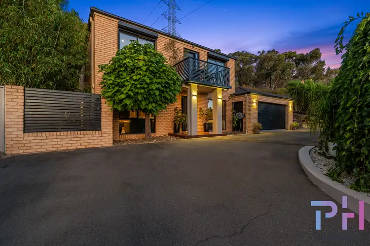 4 Derby Grove, Flora Hill VIC 3550