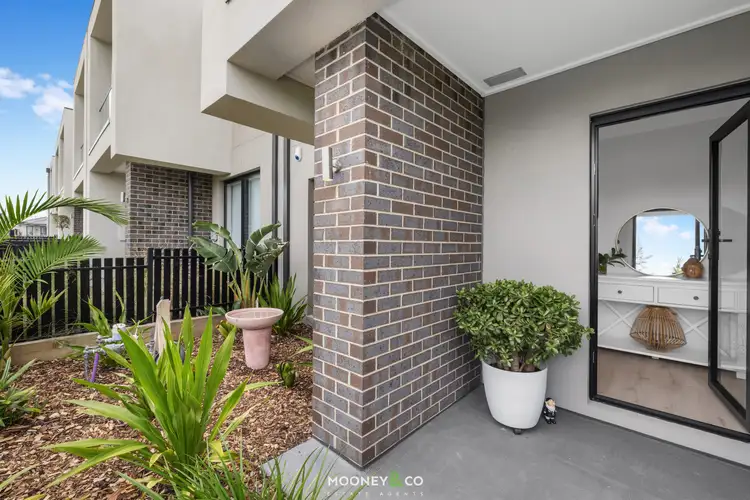 7 Opera Walk, Junction Village VIC 3977
