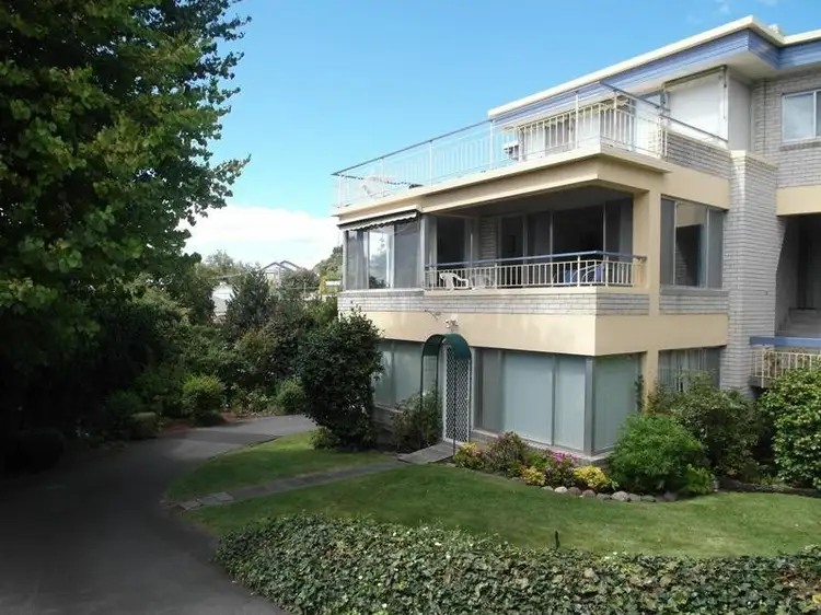 2/8 Melrose Court, Sandy Bay TAS 7005