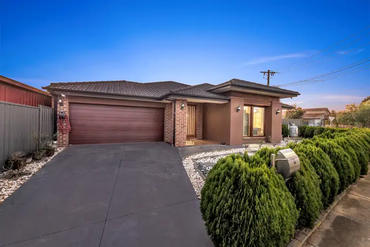 12 Troups Road North, Rockbank VIC 3335