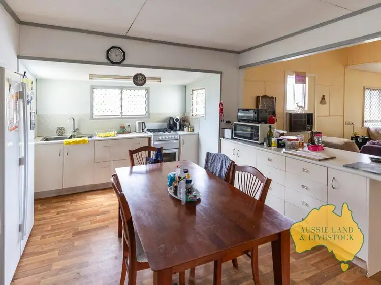 Second view of Homely house listing, 32 STRATHDEE STREET, Mundubbera QLD 4626