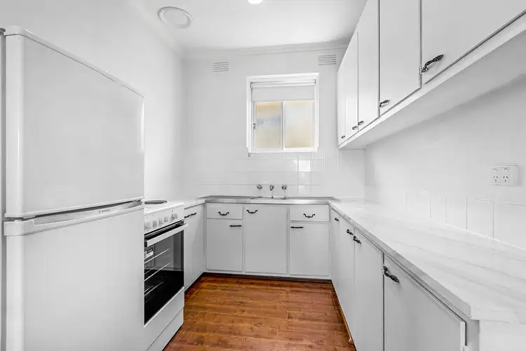 2 Kitchener Street