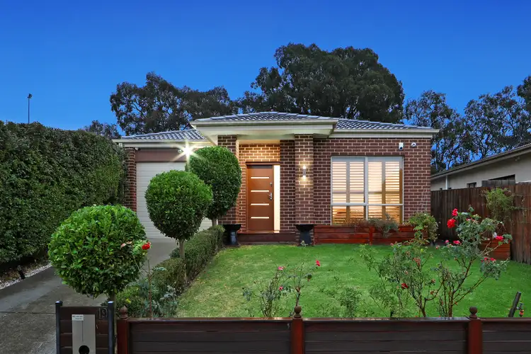 19 Hampton Drive, Hampton Park VIC 3976