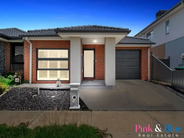 16 Innisfail Road, Rockbank VIC 3335