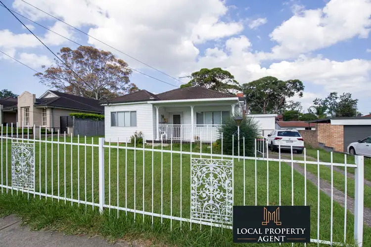 28 Monie Ave, East Hills NSW 2213