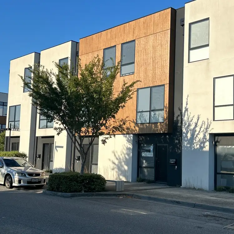20 Village Way