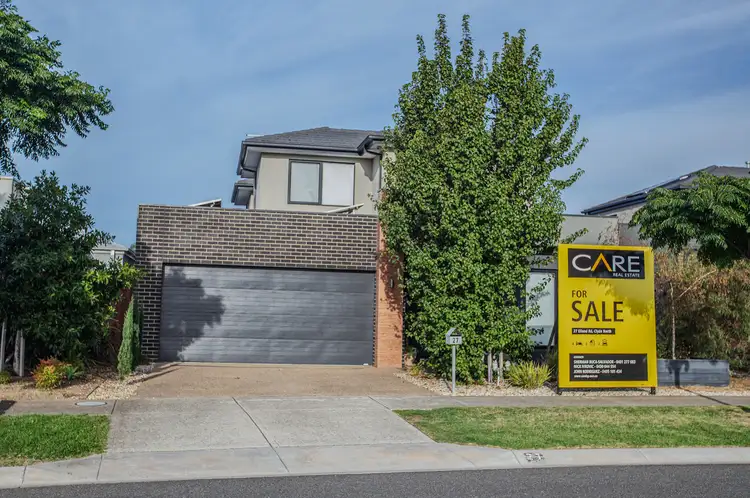 27 Elland Road, Clyde North VIC 3978