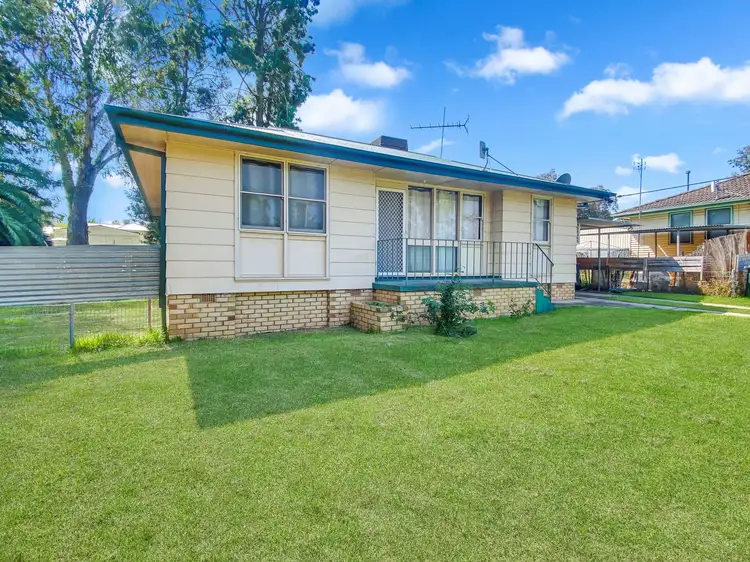 15 Lake Drive, Narrandera NSW 2700