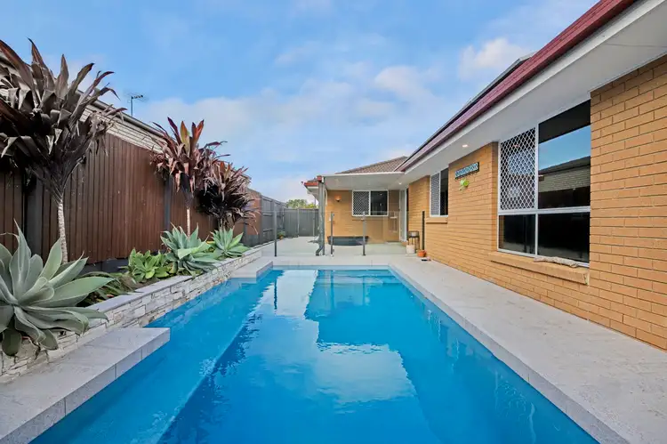 41 Hubner Drive, Rothwell QLD 4022