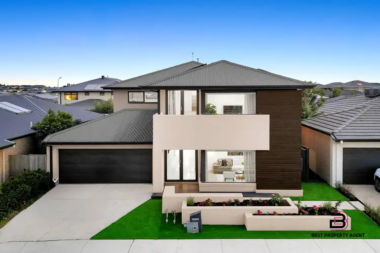 10 Hyde Avenue, Clyde North VIC 3978