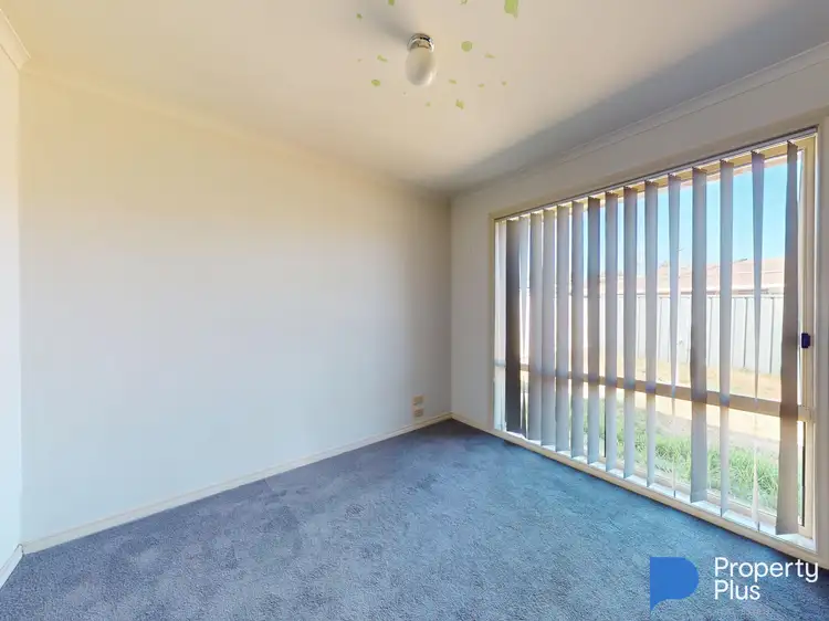 Fifth view of Homely house listing, 4 Lockwood Mews, Kangaroo Flat VIC 3555