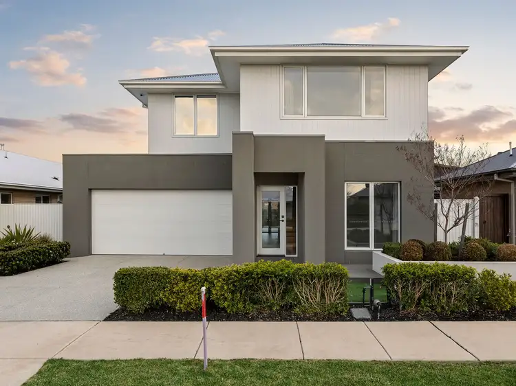 9 Buchanan Boulevard