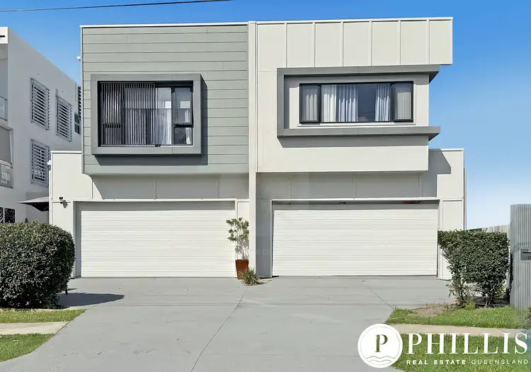 2/12 Victor Avenue, Paradise Point QLD 4216