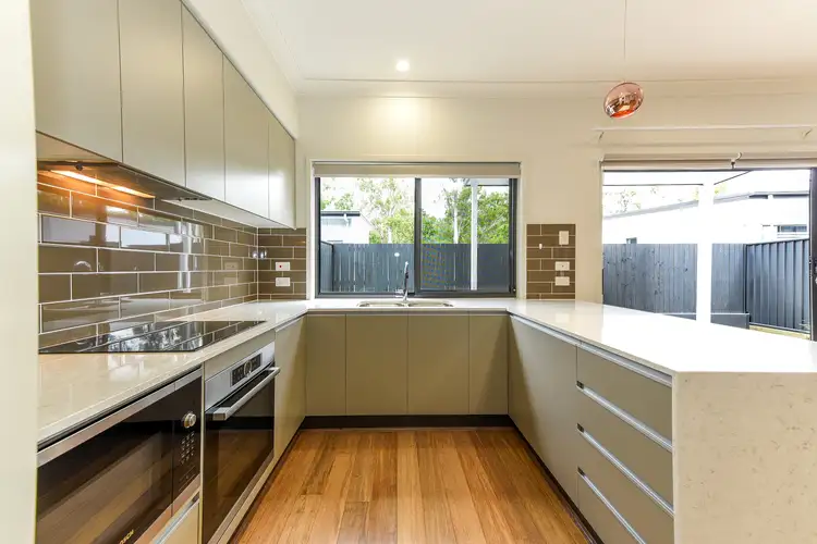 21 Kersley Road