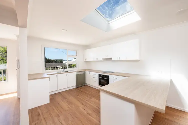 16 Heights Crescent