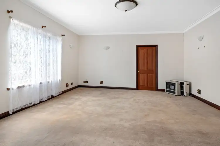 Fifth view of Homely house listing, 1 Erin Court, Boulder WA 6432