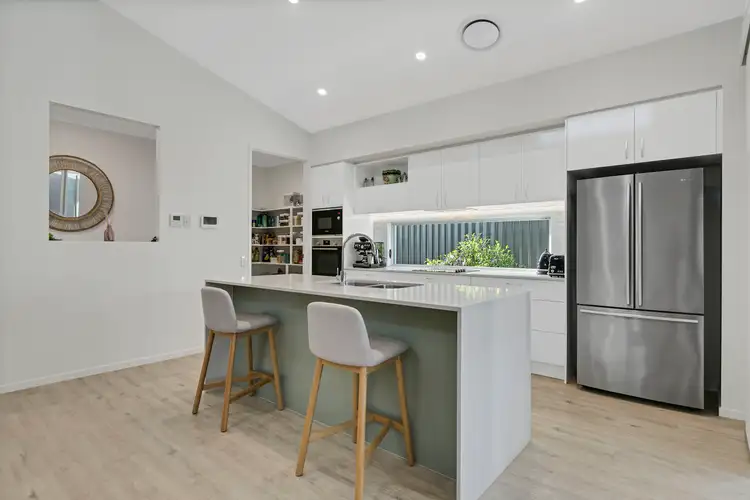 240/25 Banya Ave, Nirimba QLD 4551