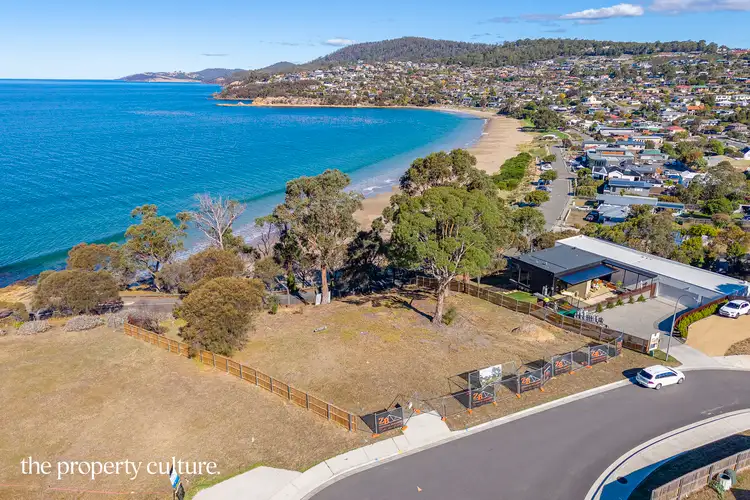 42 Home Avenue, Blackmans Bay TAS 7052